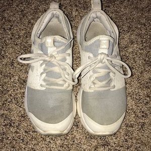 Under Armour Tennis shoes